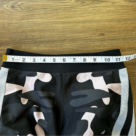 Ultracor Revolve Women’s Pink Camo Silver Side Stripe Leggings High Rise Medium - Picture 6 of 10